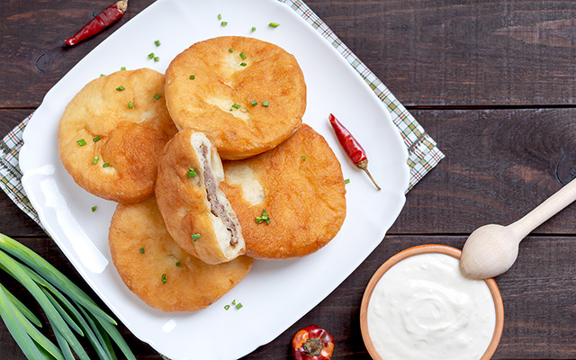 1 xícara de kefir e 1 xícara de carne moída: ainda não inventei um petisco melhor, fica saboroso, nutritivo e pronto em 25 minutos