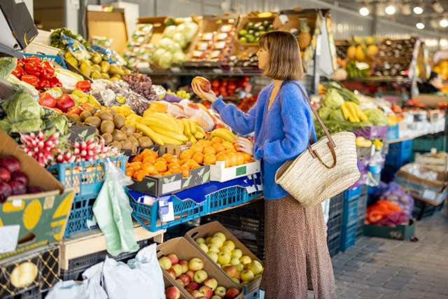 Dia de feira: aprenda como escolher os melhores alimentos para economizar e não cair em cilada!