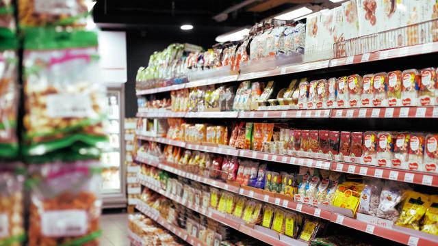 Feriado do Dia do Trabalhador: como os supermercados e restaurantes funcionarão no dia 1º de maio
