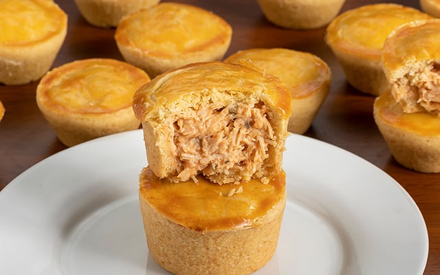 Eu sempre errava a massa de empada até aprender o ponto certo que faz ela desmanchar ao morder