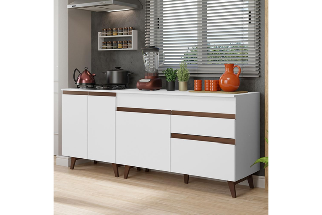 Pés de madeira maciça que garantem estabilidade (Divulgação: Amazon)
 