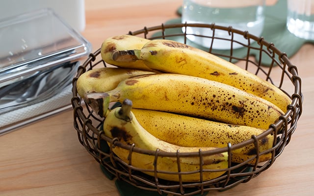 Nem na geladeira, nem na despensa: o lugar certo para guardar as bananas, segundo um vendedor de frutas