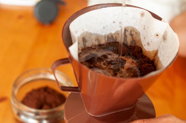 Seu café no filtro de papel tá ruim? Você deve estar cometendo esse erro!