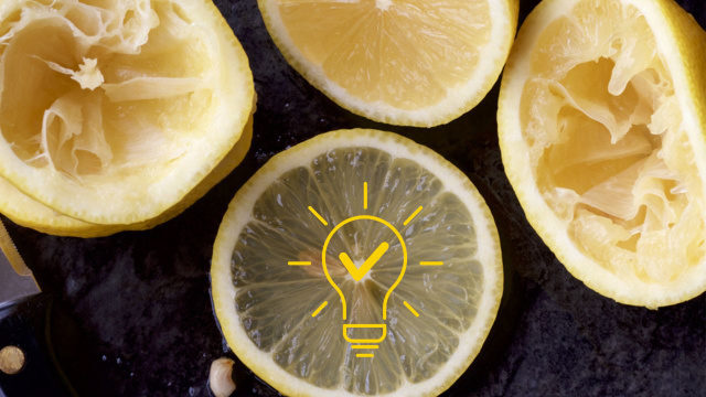 3 truques infalíveis para extrair todo o suco de um limão seco