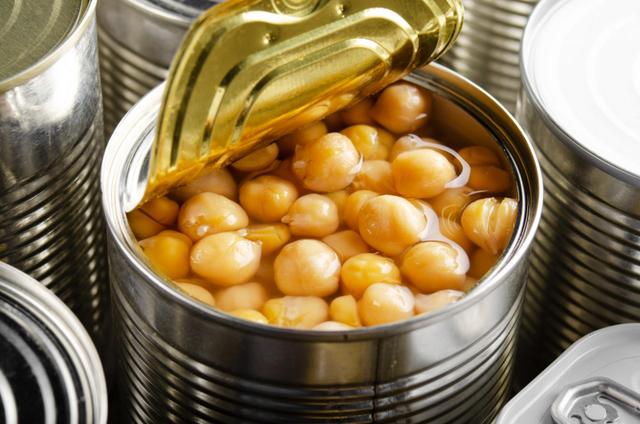 Nutricionistas alertam contra o consumo de grão-de-bico enlatado: "O problema está na forma como ele é preparado"