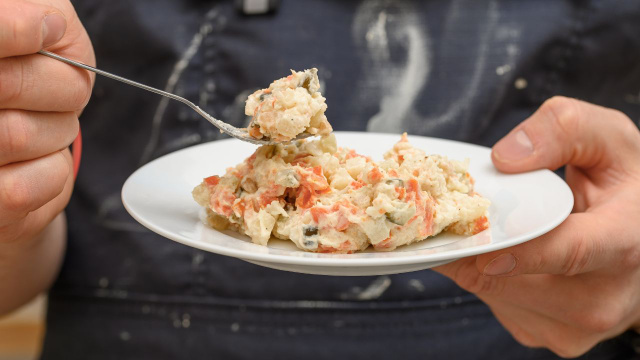 Minha avó já dizia para não guardar maionese em pote de alumínio e agora descobri sobre a panela