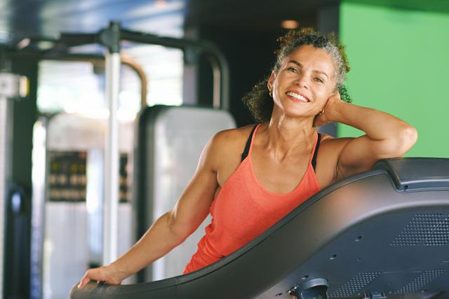 Quem disse que não dá para ganhar massa muscular depois dos 50 anos?