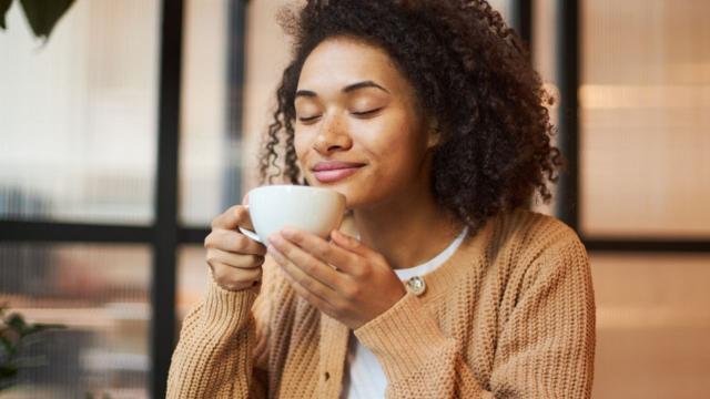 Café depois do almoço atrapalha a absorção dos nutrientes da refeição: mito ou verdade?