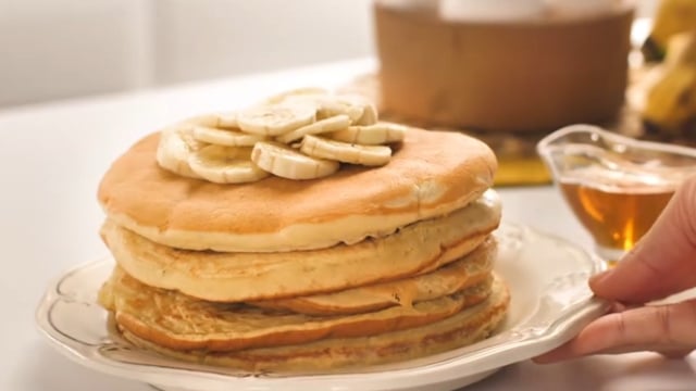Essa panqueca de banana vai deixar o seu café da manhã muito mais interessante (Créditos: TudoGostoso)