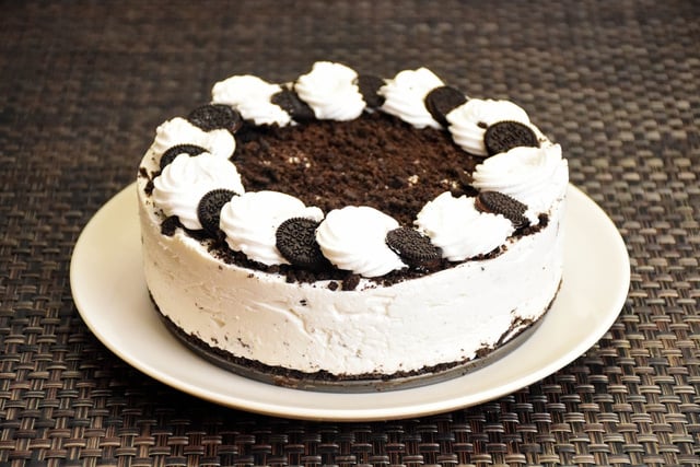 Cheesecake de Oreo: base crocante e o recheio de chocolate branco é a sobremesa dos sonhos