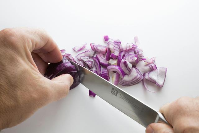 Como fazer cebolas caramelizadas sem açúcar: o segredo mais bem guardado dos chefs