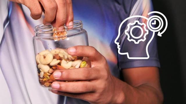 O horário certo do dia para comer nozes e ter um cérebro mais ágil e uma memória afiada: aproveite seus benefícios da melhor forma