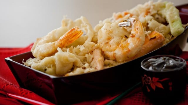 O tempurá de camarão vai fazer sucesso em qualquer ocasião! (Créditos: TudoGostoso)