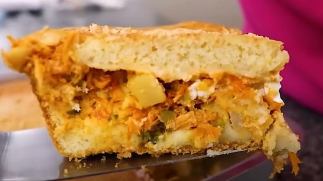 Essa é a melhor massa de torta frango de liquidificador que já fiz, fica macia e úmida, perfeita!