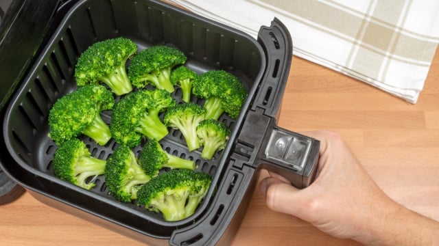 Acertar o ponto do brócolis na airfryer ficou fácil depois que peguei essas dicas com um chef