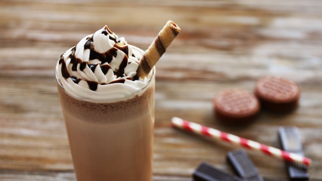 Mesmo que você não tenha sorvete em casa, é possível fazer um milkshake (Créditos: Shutterstock)