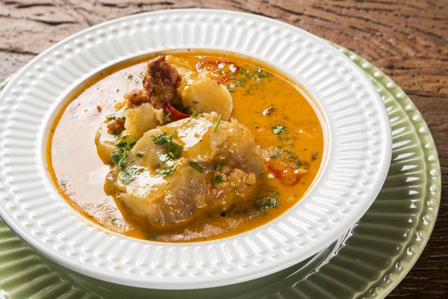 Aprenda como fazer um delicioso caldo de mocotó seguindo o nosso passo a passo! (Créditos: TudoGostoso)