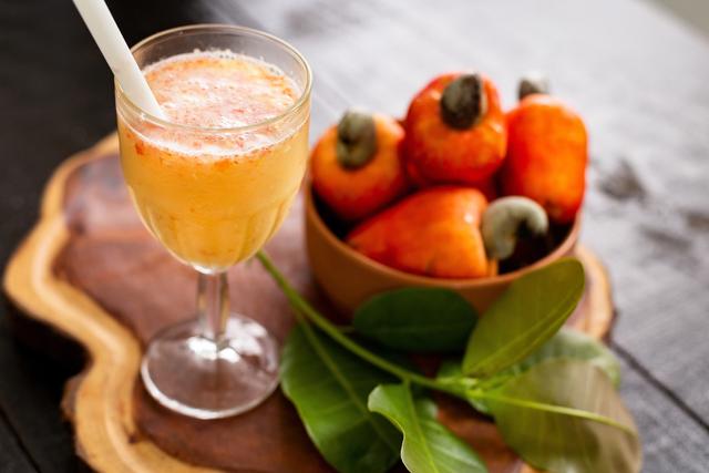 Os grandes benefícios de tomar suco de caju todos os dias e como consumir