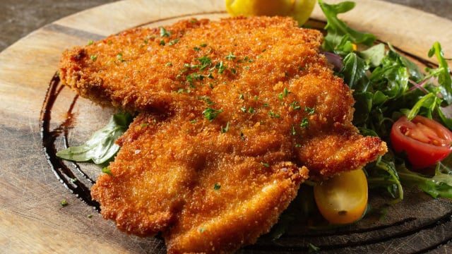 Descubra o melhor corte bovino para fazer bife a milanesa (Créditos: Shutterstock)