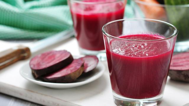 Por que tem que coar o suco de beterraba se beber como pré-treino?