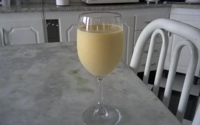 Pode não parecer, mas o suco de milho é refrescante e delicioso, e vai te surpreender (Créditos: Cristiane Hanashiro/TudoGostoso)