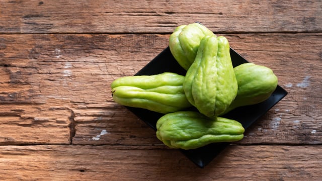 Sabor neutro, nutrientes de sobra: o chuchu merece mais espaço no prato. (Foto: Shutterstock)