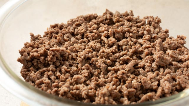 Carne moída suculenta e bem temperada: aprenda como fazer (Créditos: Canva)