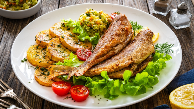 Nem salmão, nem atum: outro tipo de peixe ajuda a proteger o coração, o cérebro e o sistema imunológico