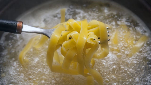 Cirurgião bariátrico explica: "Os italianos não engordam comendo macarrão porque o cozinham dessa maneira."