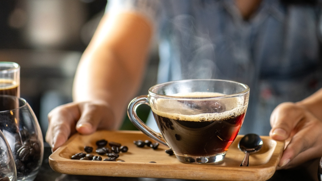 O café também reúne diversos compostos bioativos que podem agir no metabolismo. (créditos: Shutterstock)