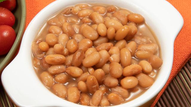 Muita gente usa esse ingrediente no feijão, mas quase ninguém sabe que não é indicado por nutricionistas