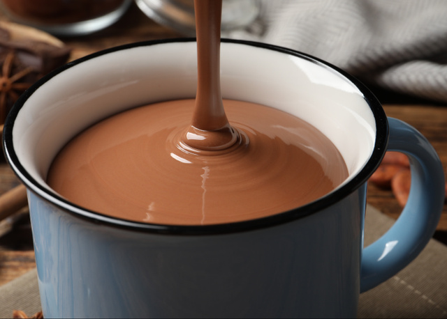 Chocolate quente alcóolico: 3 receitas inéditas e deliciosas para esquentar o clima nesse inverno