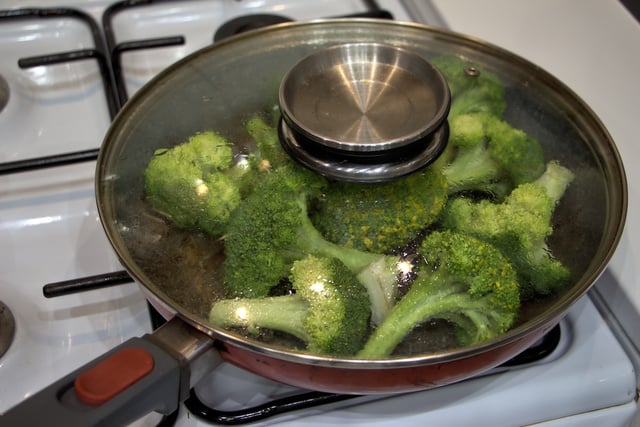 Tempo curto de fogo é o jeito mais simples de preservar vitaminas. (Foto: Shutterstock)