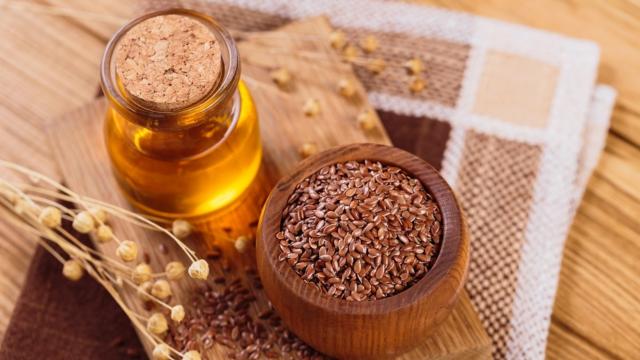 Quem não pode comer linhaça? Essa semente é aliada da vida saudável, mas não para todos