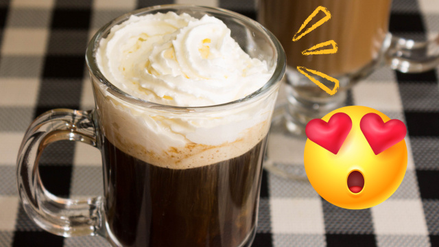 Como fazer chocolate quente simples com chantilly caseiro: bebida cremosa vai alegrar o seu dia