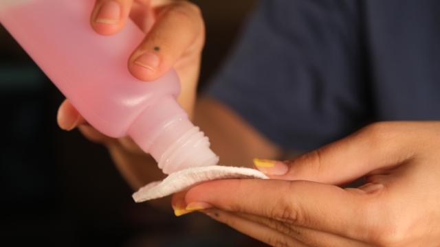 5 utilidades da acetona para problemas caseiros
