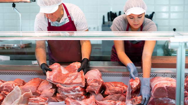 Essas dicas vão te ajudar a levar boas peças de carne para casa (Créditos: Shutterstock)