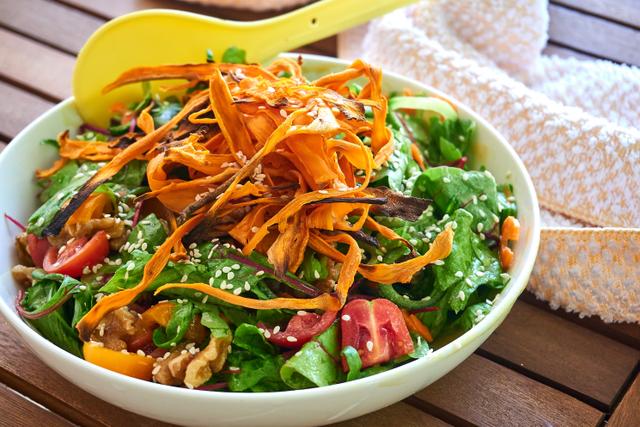 BALDÃO DE SALADA é o prato do momento para comer à vontade sem engordar! Vem aprender como deixá-lo gostoso e viciante!
