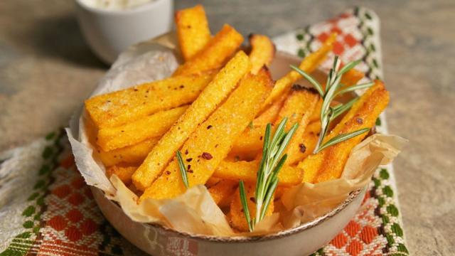 Você vai se surpreender com essa polenta frita crocante (Créditos: Shutterstock)