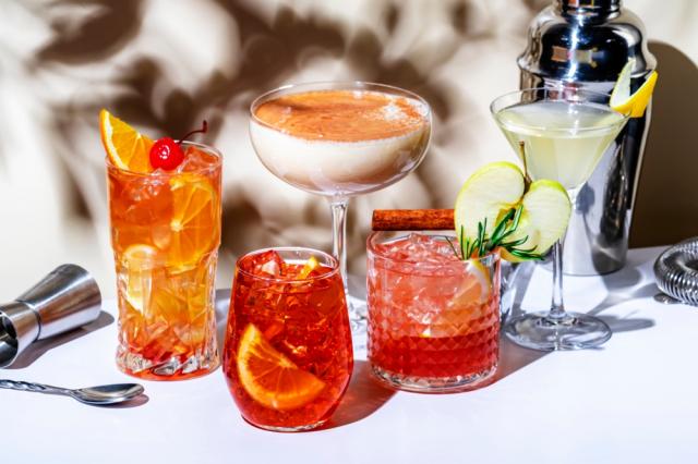 3 drinks com vodca fáceis para fazer o esquenta em casa nesse Carnaval