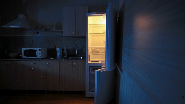 Não são fantasmas: geladeira estalando à noite assusta muita gente, mas o TudoGostoso explica o motivo