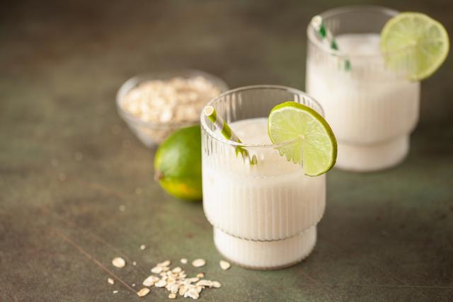 Limonada especial com gosto de sorvete de limão: fácil de fazer e cremosa como uma sobremesa
