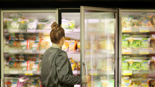 Não é só sair pegando: os cuidados que você tem que ter ao comprar congelados para não cair em cilada