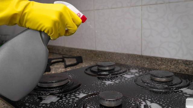 Aprendi a como fazer esse spray e agora meu fogão fica limpo o tempo todo