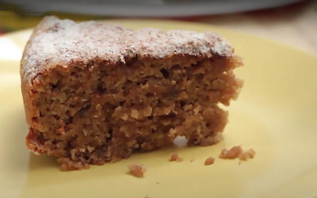 Esse bolo de banana faz sucesso com todo mundo: ninguém acredita que a receita é vegana e tão fácil de fazer
