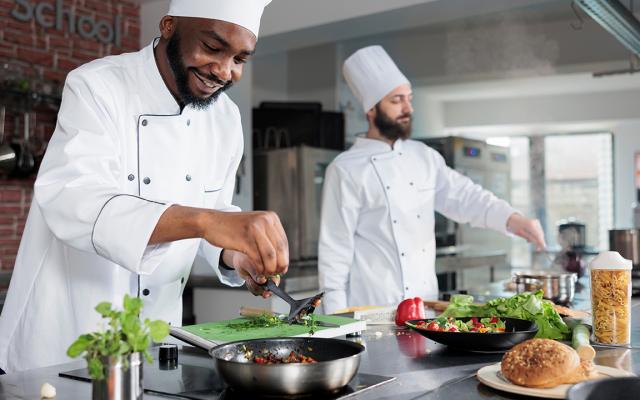 Não é só misturar um monte de pó: aprenda a temperar como um chef e mude o sabor dos seus pratos