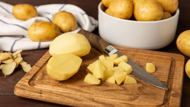 É assim que você deve cozinhar as batatas se quiser aumentar os benefícios do alimento e evitar os picos de glicose