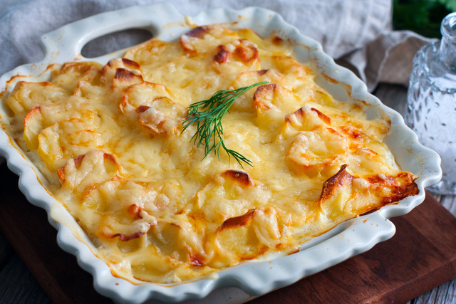 Batata gratinada na airfryer: acompanhamento RÁPIDO, prático e delicioso para qualquer refeição!