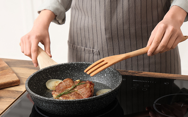 Regra 3-3-2-2 para fazer o bife perfeito: método simples que sempre dá certo para ter uma carne de restaurante em casa