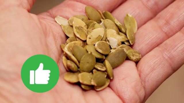 É por isso que os veganos amam: semente de abóbora combate anemia, controla o açúcar no sangue e muito mais! Descubra seus infinitos benefícios